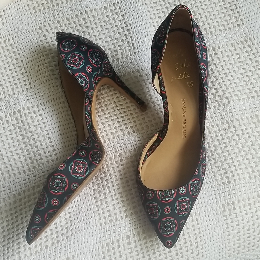 Banana Republic Women's Black Patterned Heels